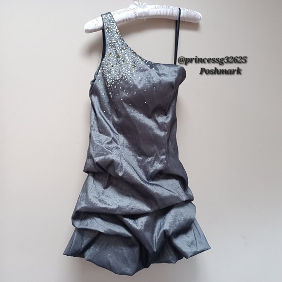 𝘝𝘛𝘎 𝗖𝘼𝗖𝗵é One Shoulder Gray Beaded Mini Bubble Cocktail Party Dress 8 - Picture 2 of 9